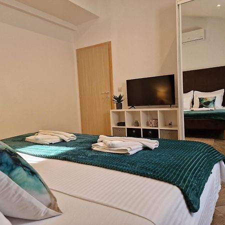 Holiday Home Near Trogir Kaštel Štafilić エクステリア 写真