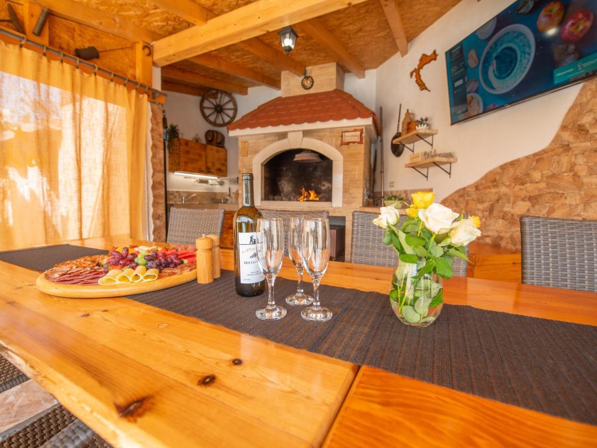 Holiday Home Near Trogir Kaštel Štafilić エクステリア 写真