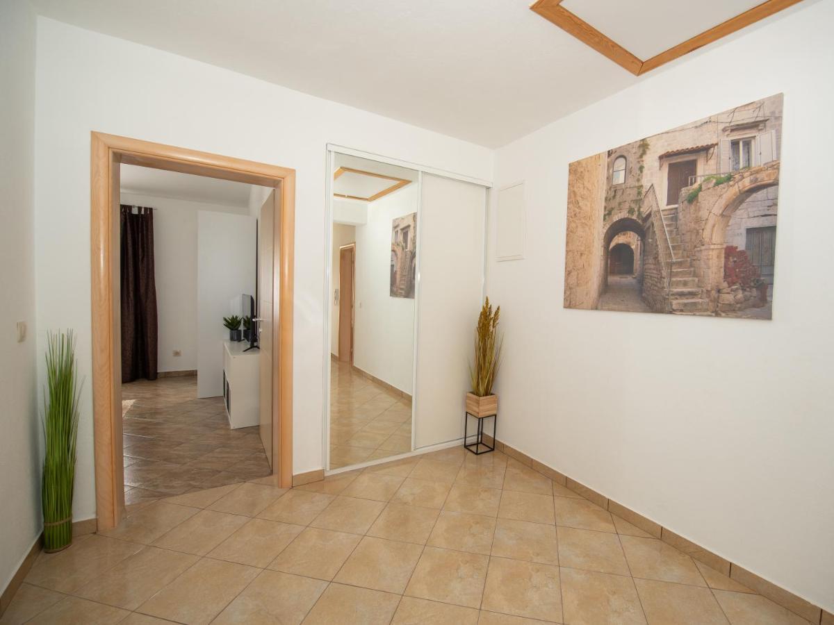 Holiday Home Near Trogir Kaštel Štafilić エクステリア 写真