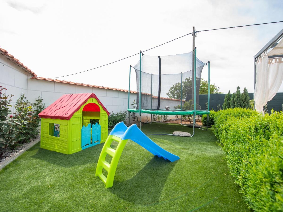 Holiday Home Near Trogir Kaštel Štafilić エクステリア 写真