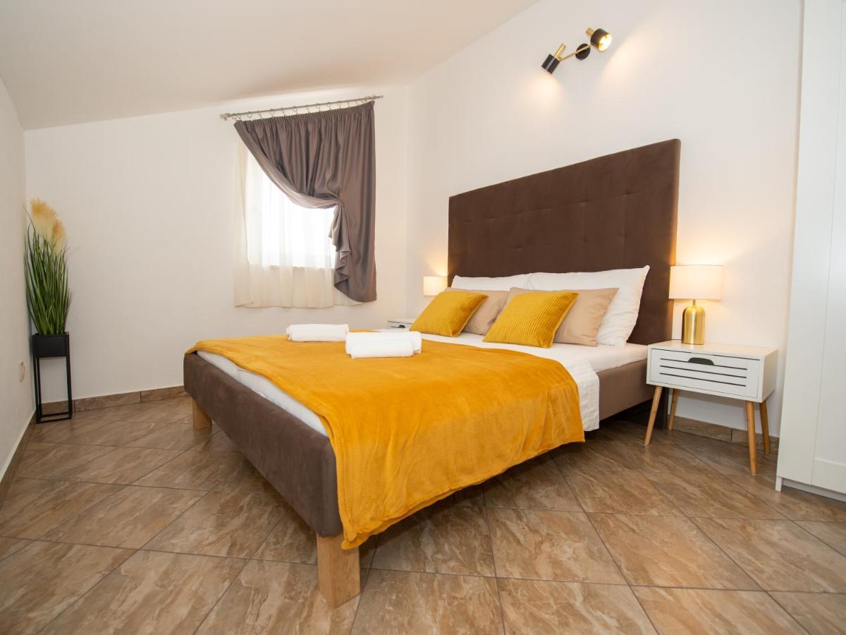 Holiday Home Near Trogir Kaštel Štafilić エクステリア 写真