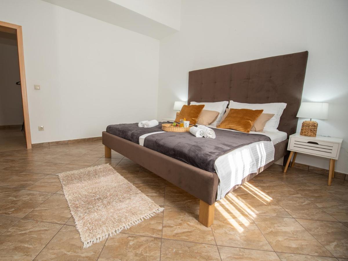 Holiday Home Near Trogir Kaštel Štafilić エクステリア 写真