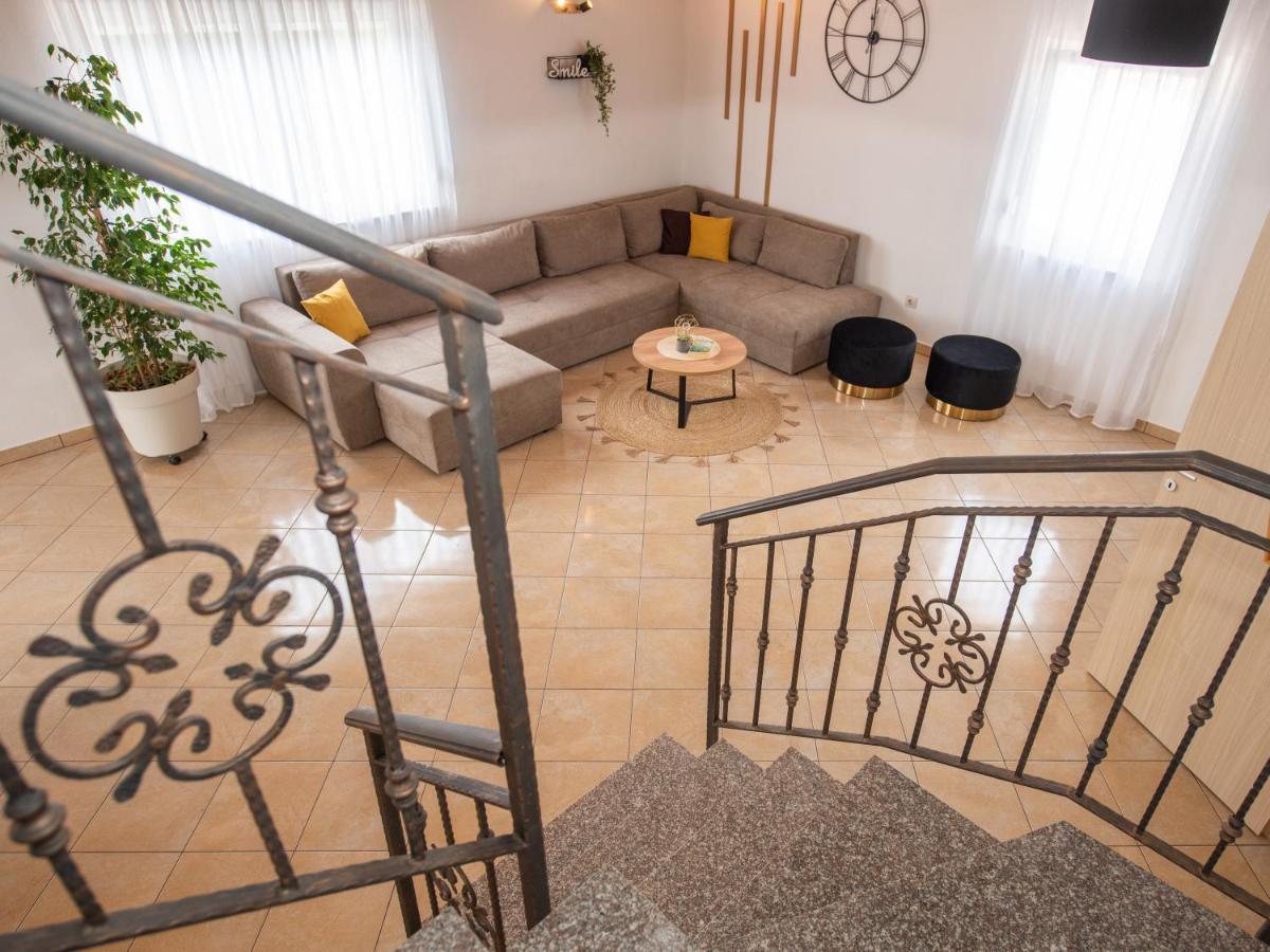 Holiday Home Near Trogir Kaštel Štafilić エクステリア 写真