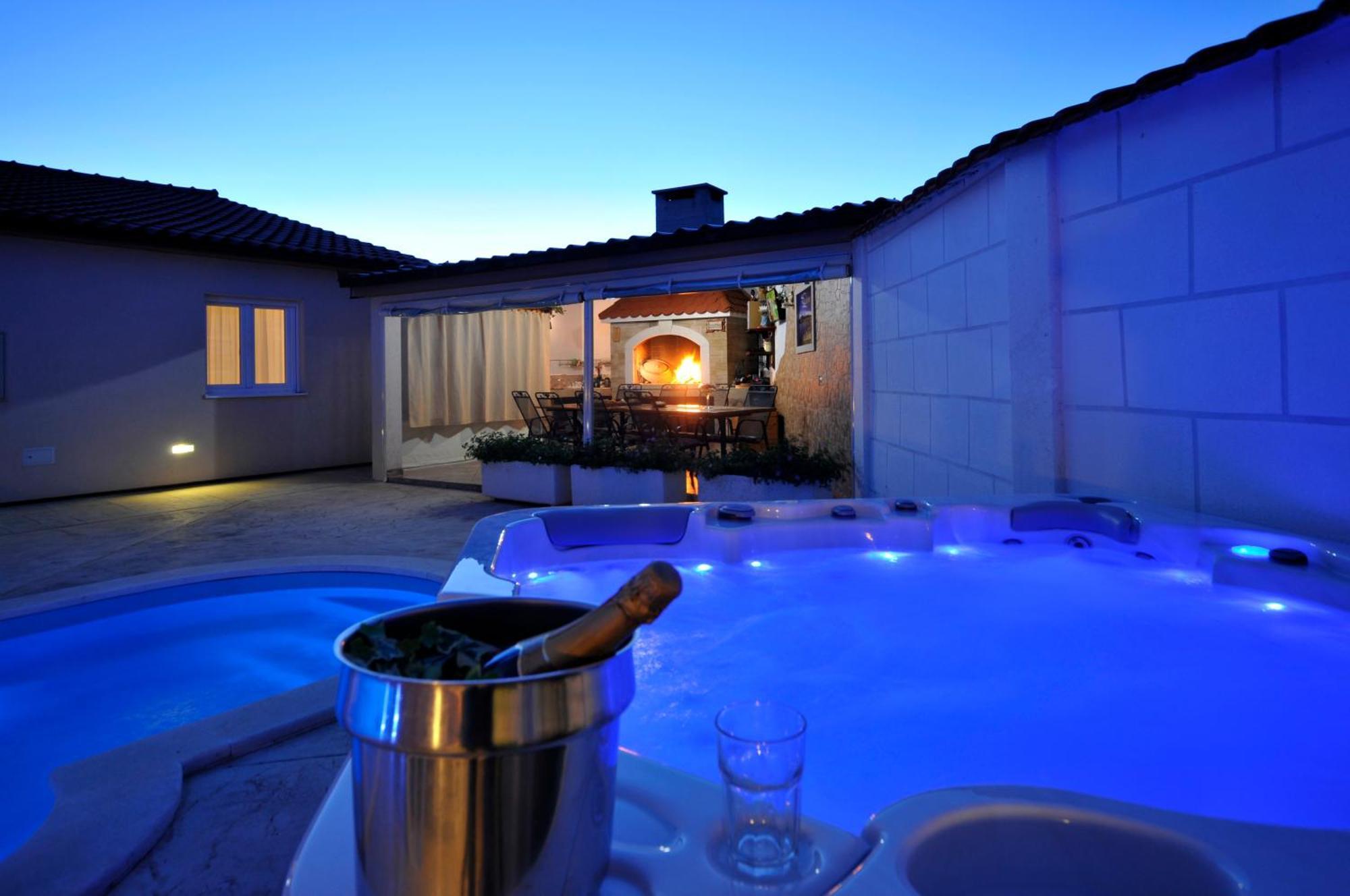 Holiday Home Near Trogir Kaštel Štafilić エクステリア 写真