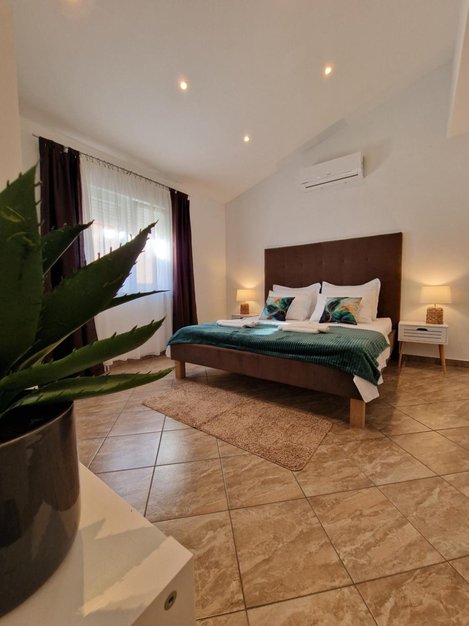 Holiday Home Near Trogir Kaštel Štafilić エクステリア 写真