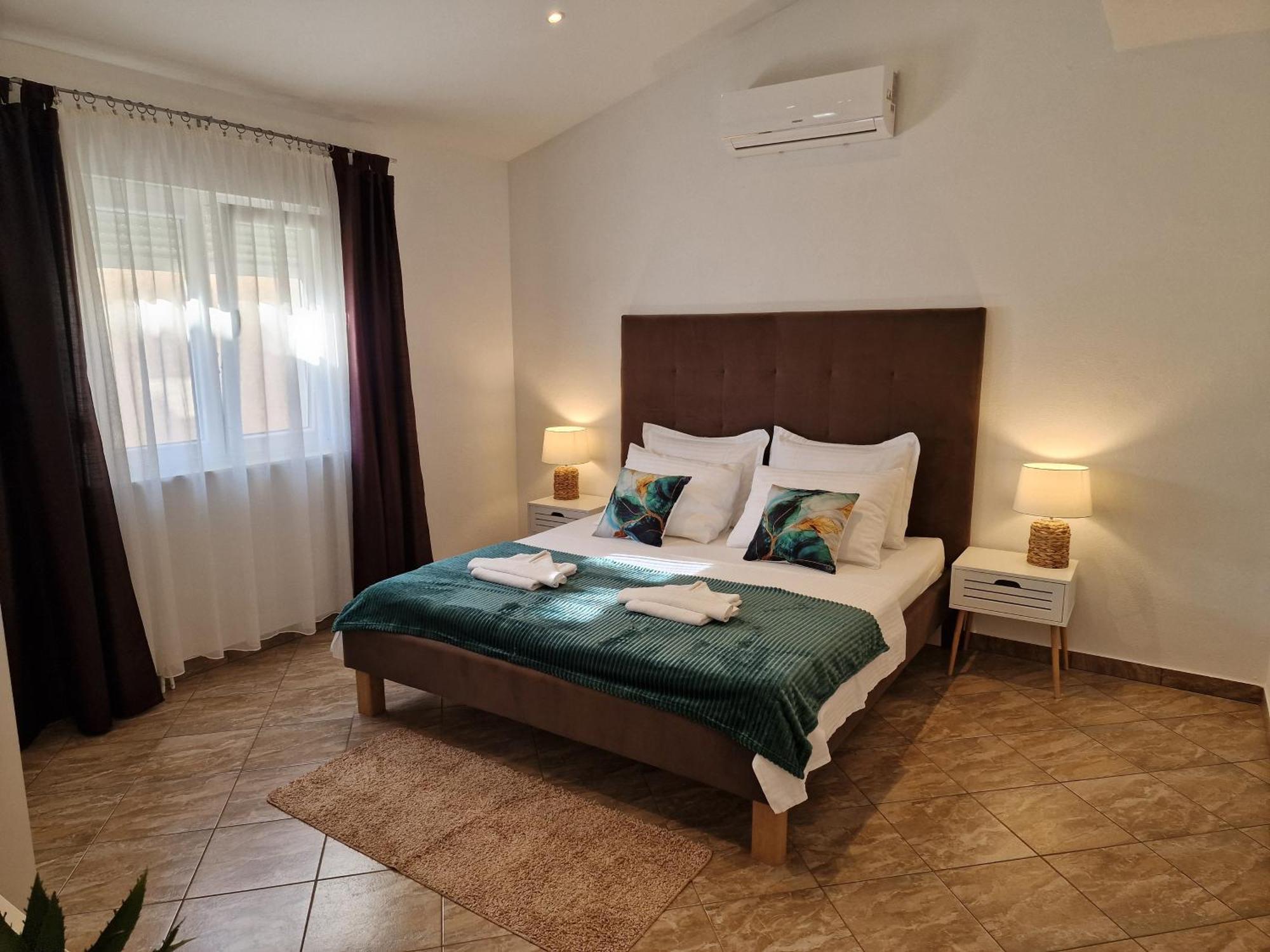 Holiday Home Near Trogir Kaštel Štafilić エクステリア 写真