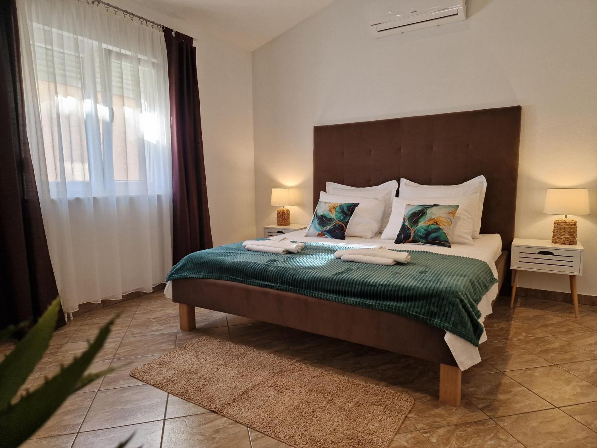 Holiday Home Near Trogir Kaštel Štafilić エクステリア 写真
