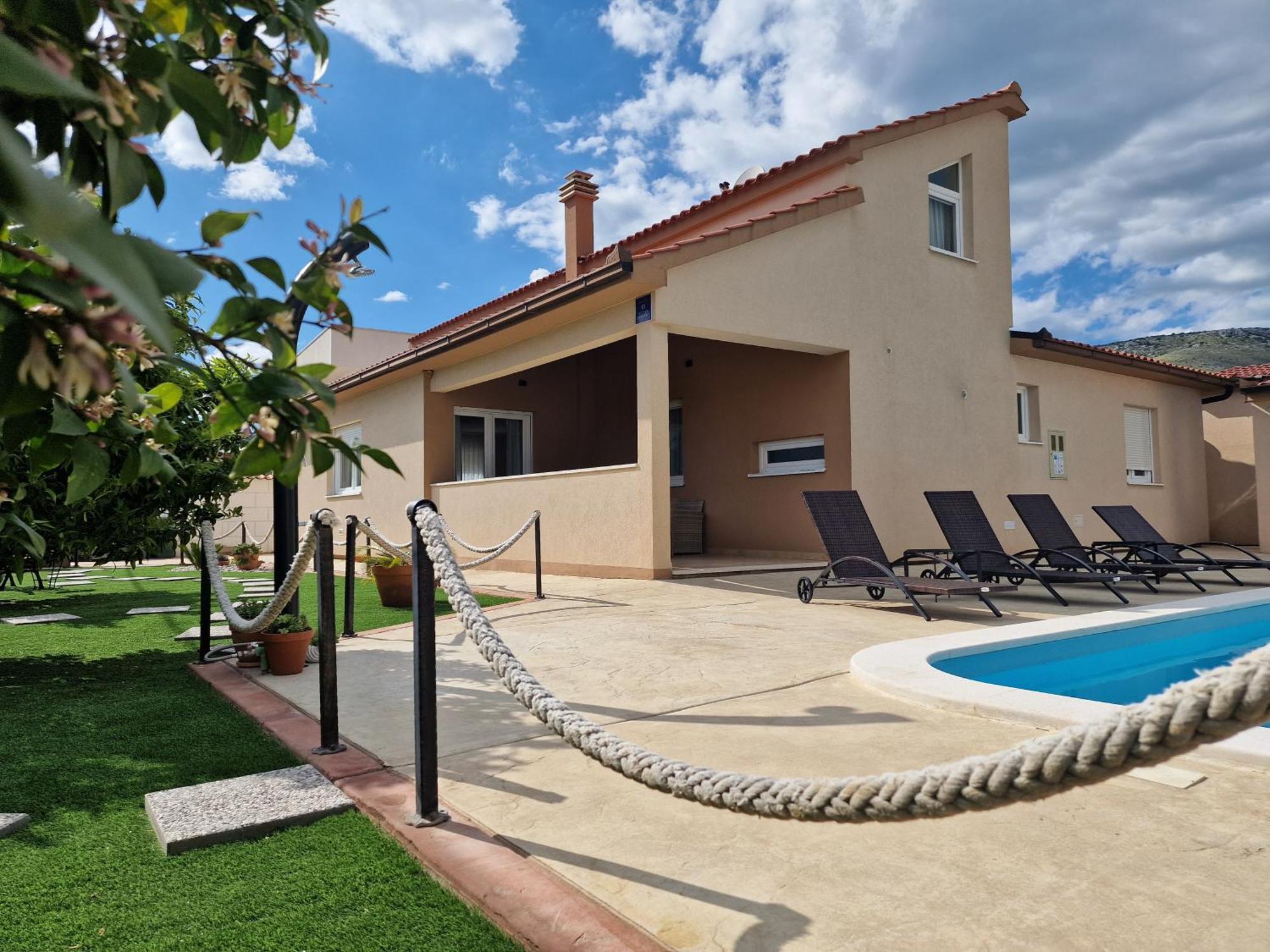 Holiday Home Near Trogir Kaštel Štafilić エクステリア 写真