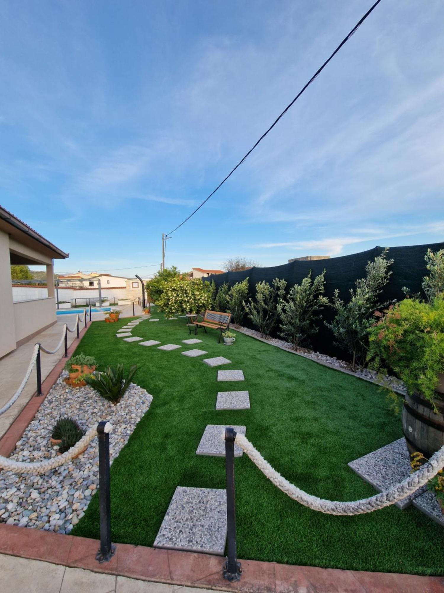 Holiday Home Near Trogir Kaštel Štafilić エクステリア 写真